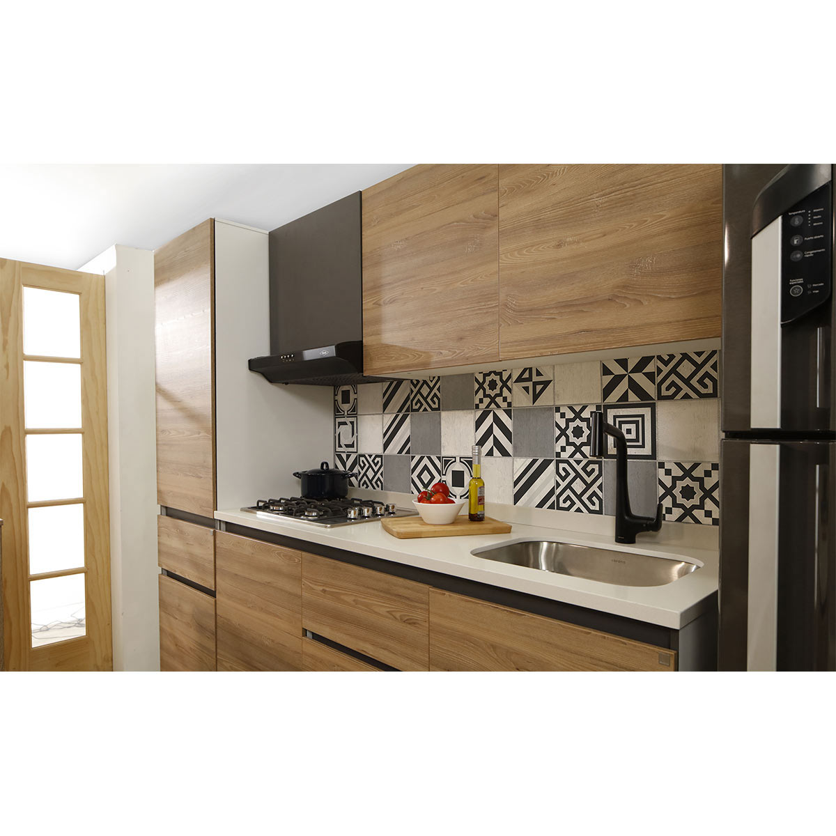 mural-piso-pared-benedetto-negro-caras-diferenciadas-581311601-ambiente-1.jpg